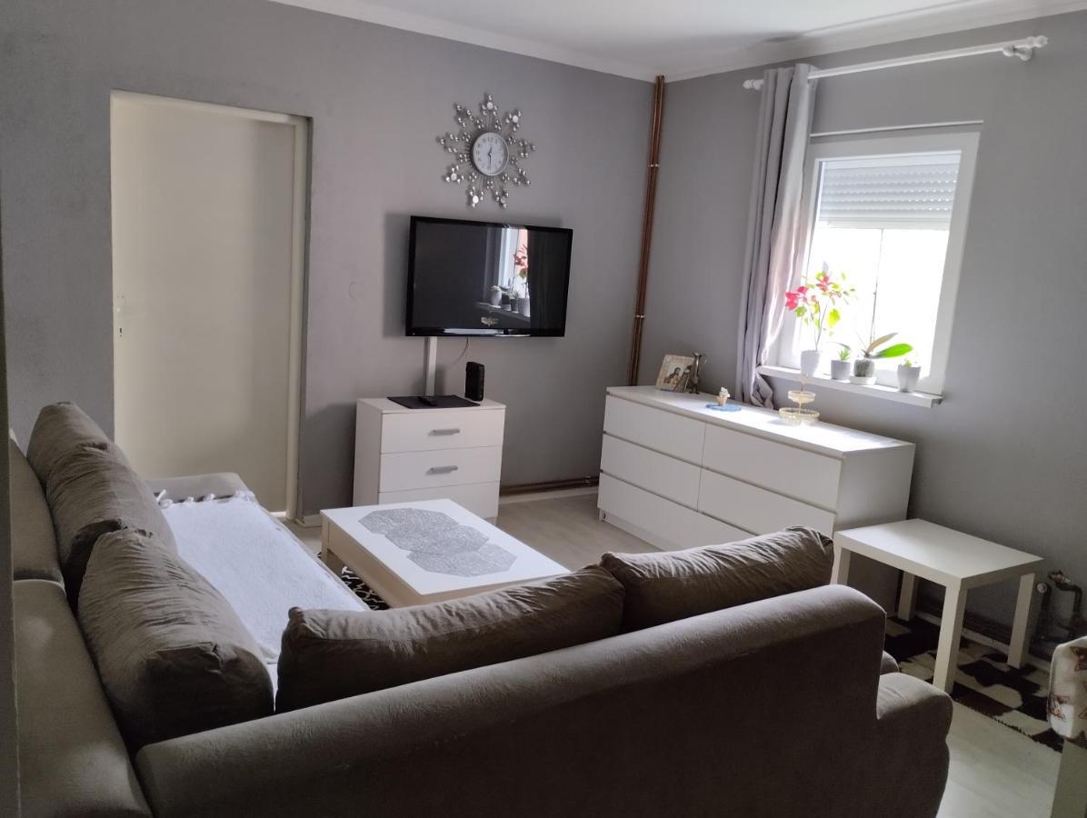Apartman All Seasons Hotonj Екстериор снимка