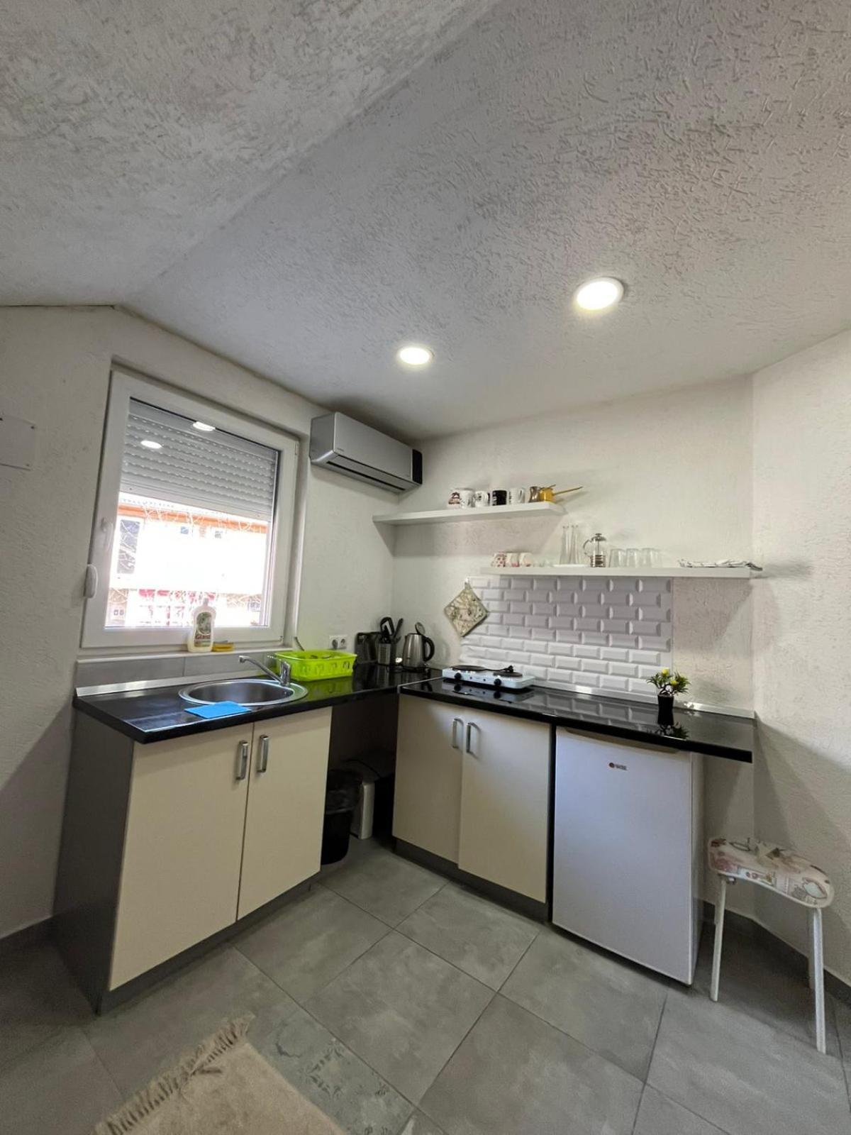 Apartman All Seasons Hotonj Екстериор снимка