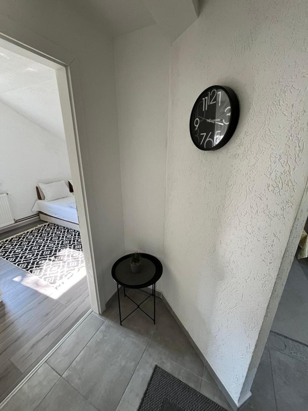 Apartman All Seasons Hotonj Екстериор снимка