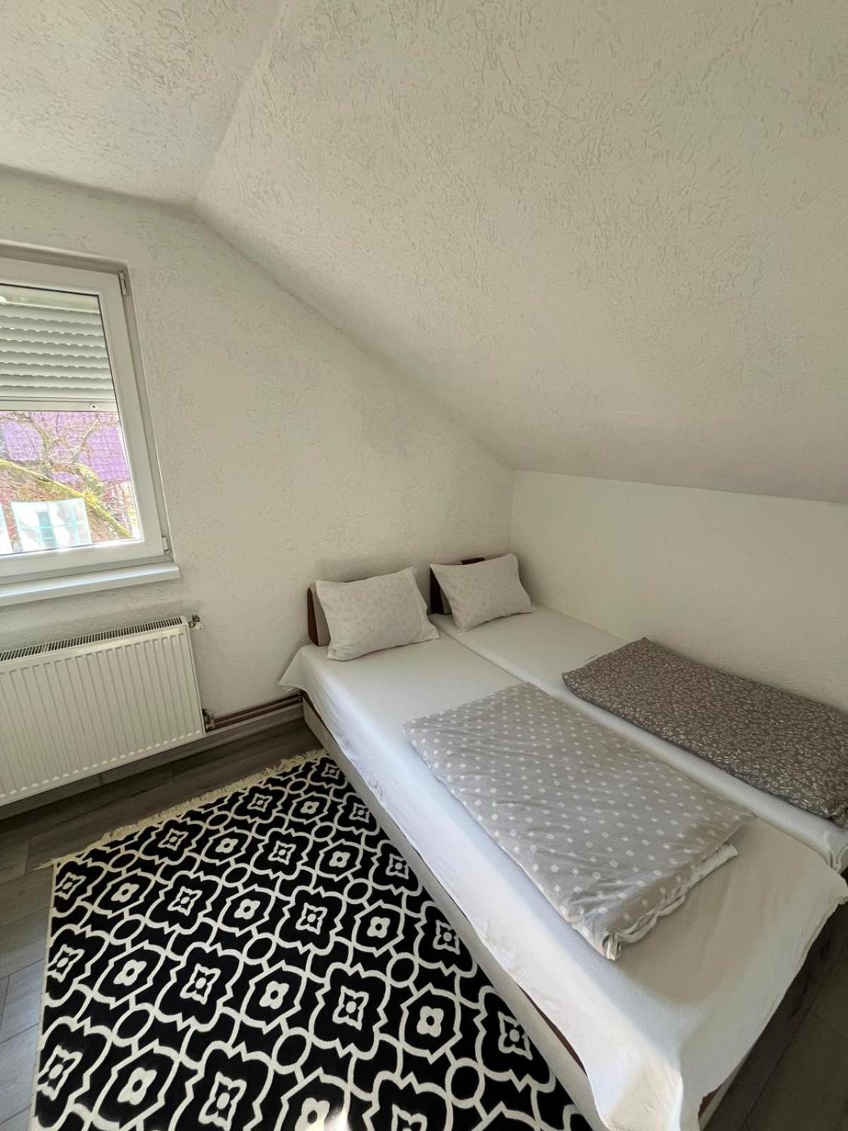 Apartman All Seasons Hotonj Екстериор снимка