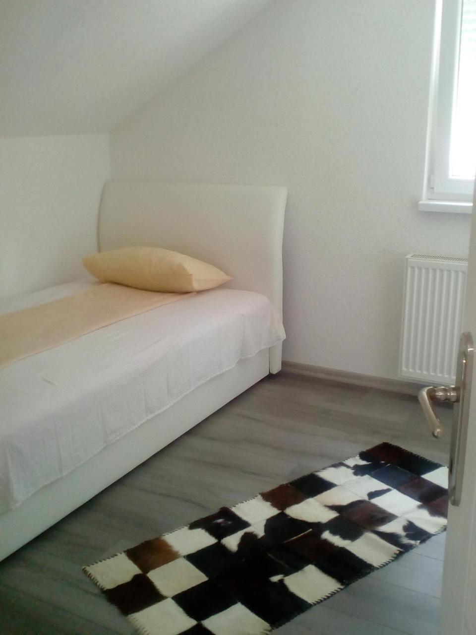 Apartman All Seasons Hotonj Екстериор снимка